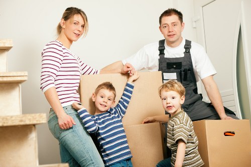 Local transfer station handling separated household and office waste