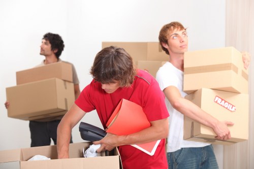 Preparing boxes and furniture for a smooth man and van move