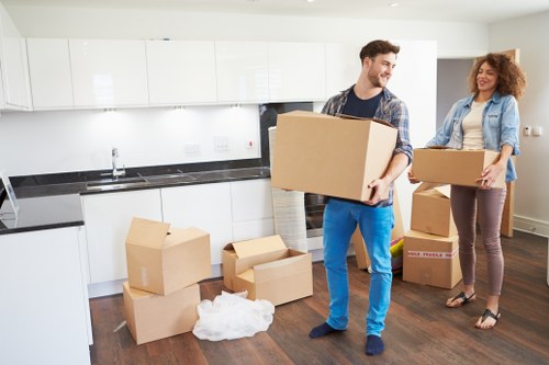 Safe packing and loading for a removal van in Manvan